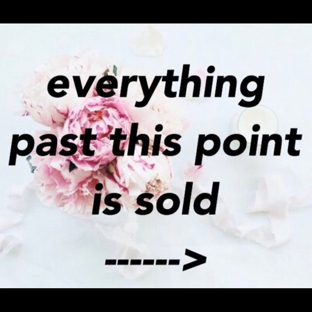 FEEL FREE TO OFFER! 🤑💗